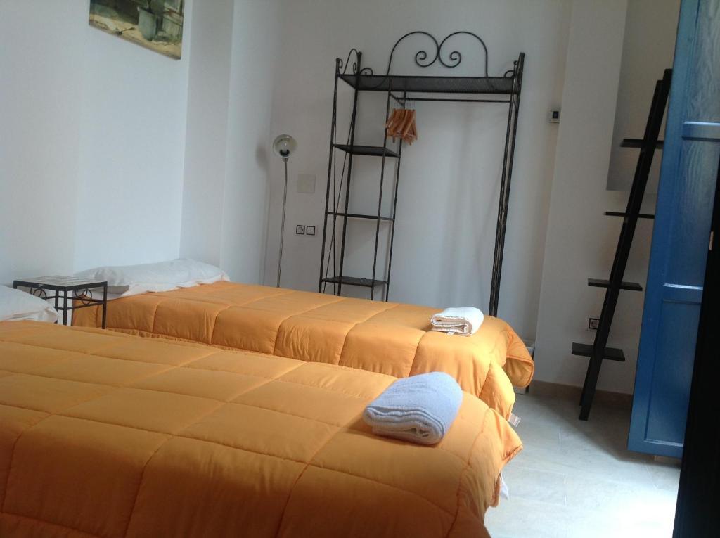 Orange Flats Central Market Valencia Room photo